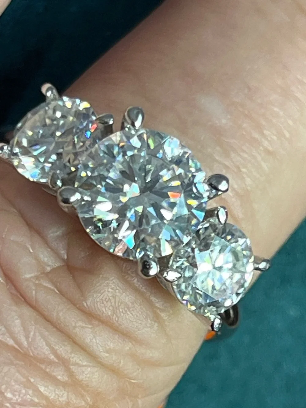 4ctw Moissanite Three-Stone Ring in 925 Silver size 8 -STUNNING!! - Picture 1 of 7